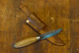 Coltello puukko con fodero